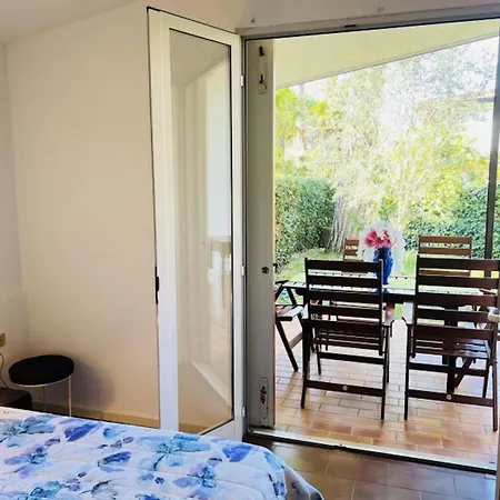 Lovely With Spacious Garden 别墅 *