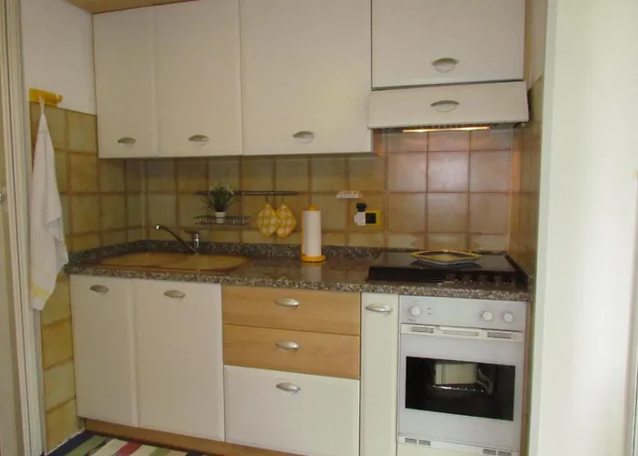 Lovely With Spacious Garden 别墅 *