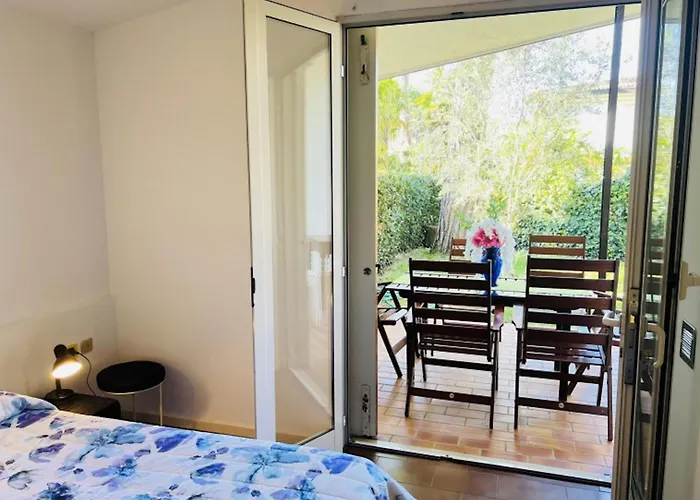 Lovely With Spacious Garden 别墅 *