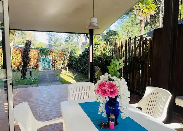 Lovely With Spacious Garden 别墅